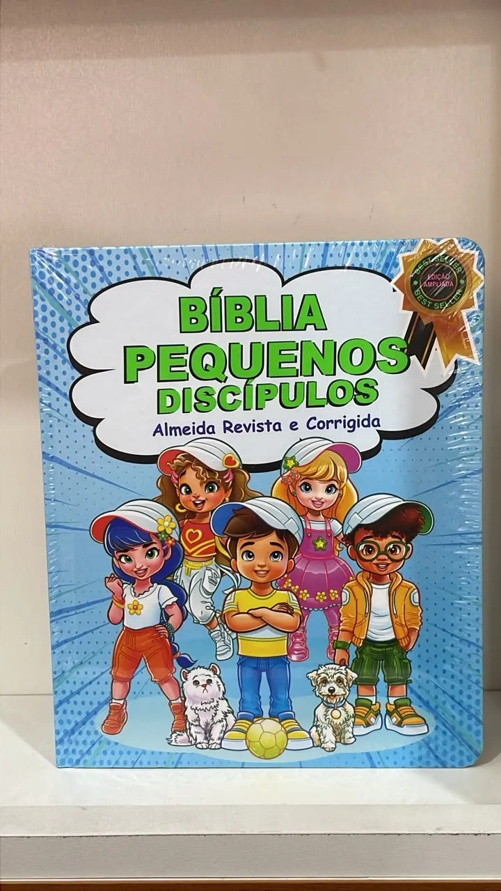 Bíblia Pequenos Discípulos com capa azul e crianças ilustradas