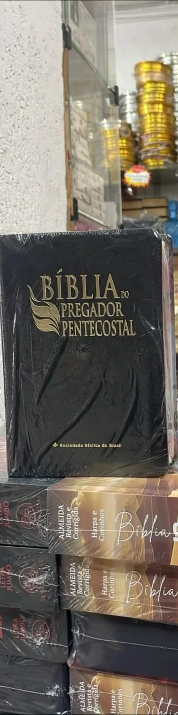 Bíblia do Pregador Pentecostal com capa preta e letras douradas