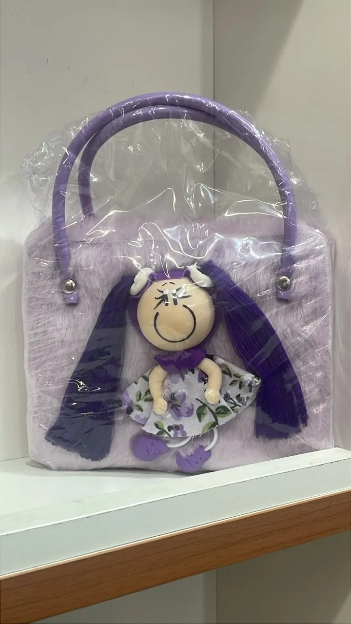 Bolsa porta-Bíblia infantil lilás com boneca